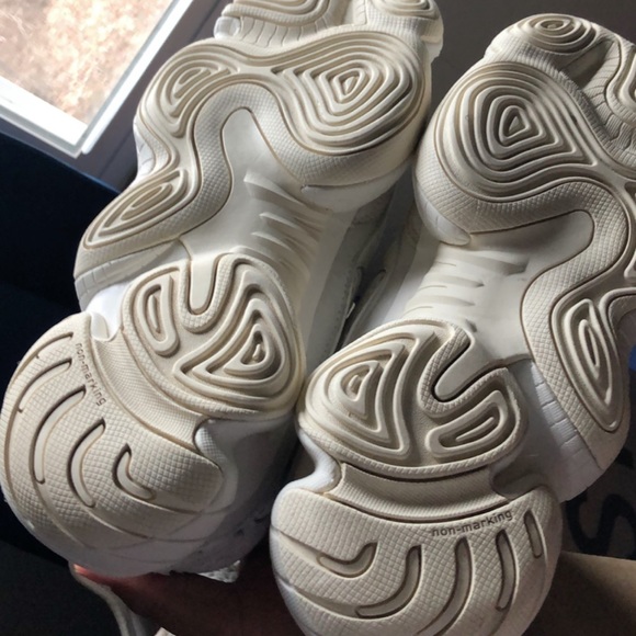 Yeezy 500 worn twice! original receipt and box - Picture 3 of 6